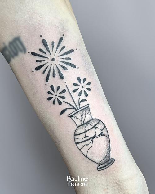 Tatouage Vase et fleurs